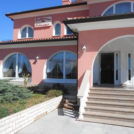 Apartments And Rooms Villa Chiara Krnica Dış mekan fotoğraf