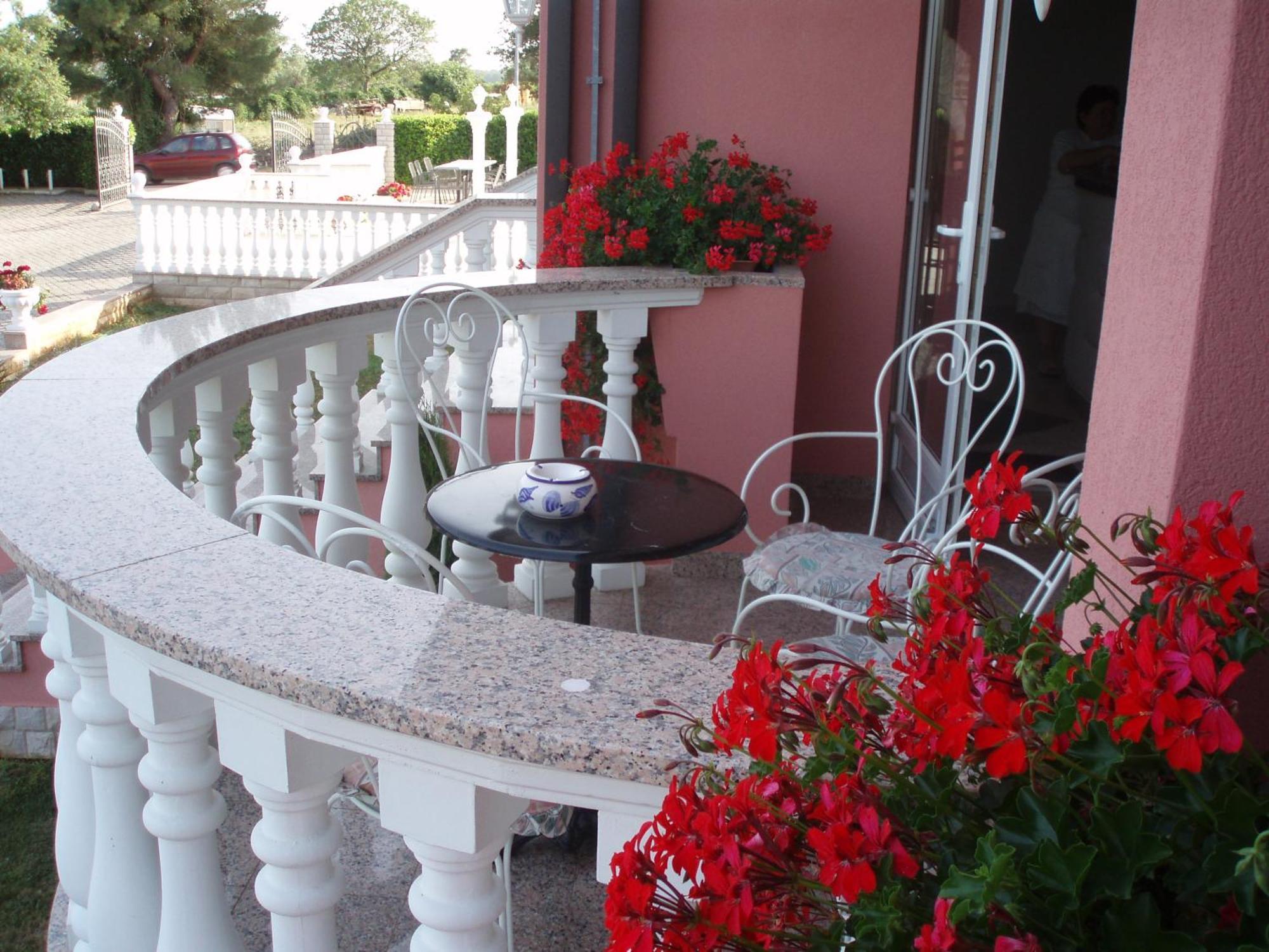 Apartments And Rooms Villa Chiara Krnica Dış mekan fotoğraf