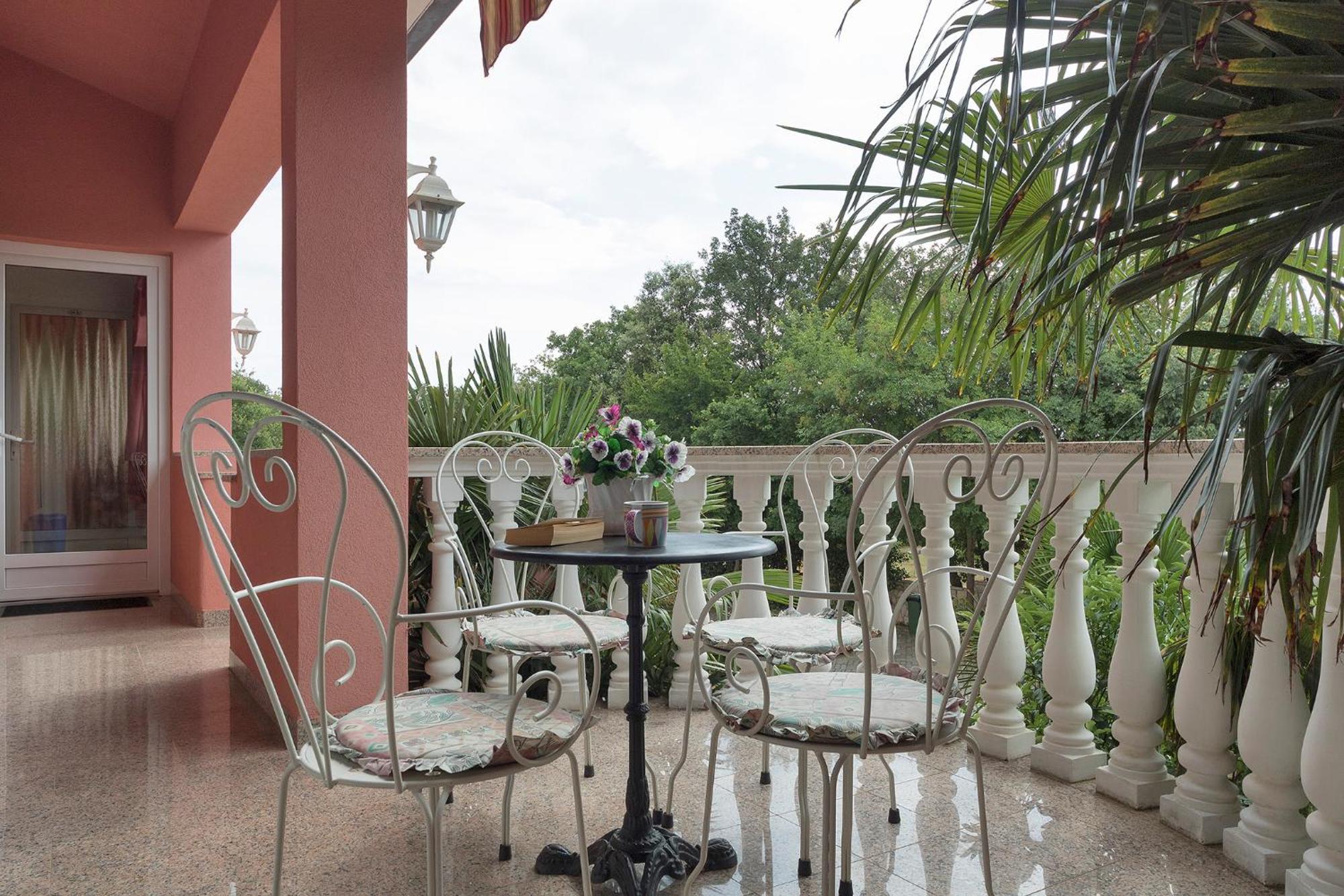 Apartments And Rooms Villa Chiara Krnica Dış mekan fotoğraf